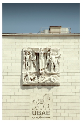 EUR_3918 Mirko Basaldella bas-reliefs on the building of UBAE (former INA), Giovanni Muzio, Mario Paniconi, Giulio Pediconi (1940-53). dim.cm.67x45.